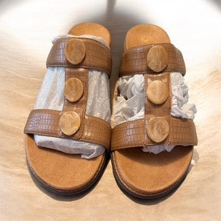 Vionic Sandal — Brown